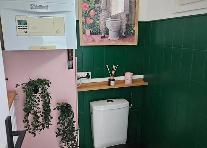 Privée-calme Bed and breakfast Montbizot